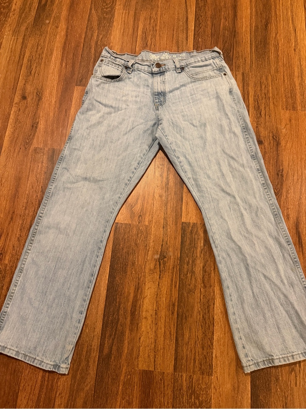 Wrangler Retro Men's Relaxed Bootcut Jeans in Light Blue